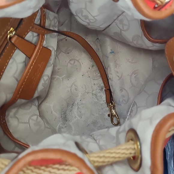 Micheal kors drawstring bag - Picture 4 of 6